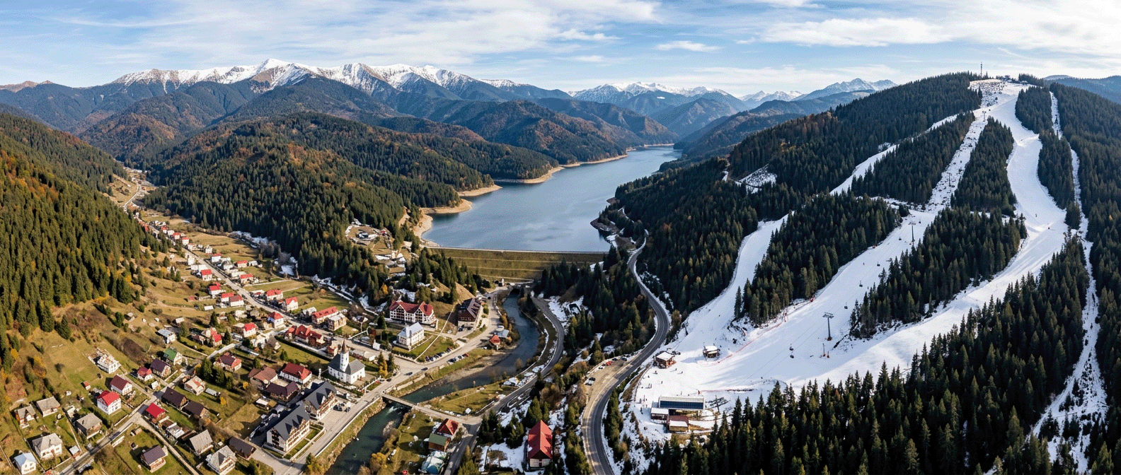 Panoramă asupra zonei Voineasa-Vidra din Munții Lotrului